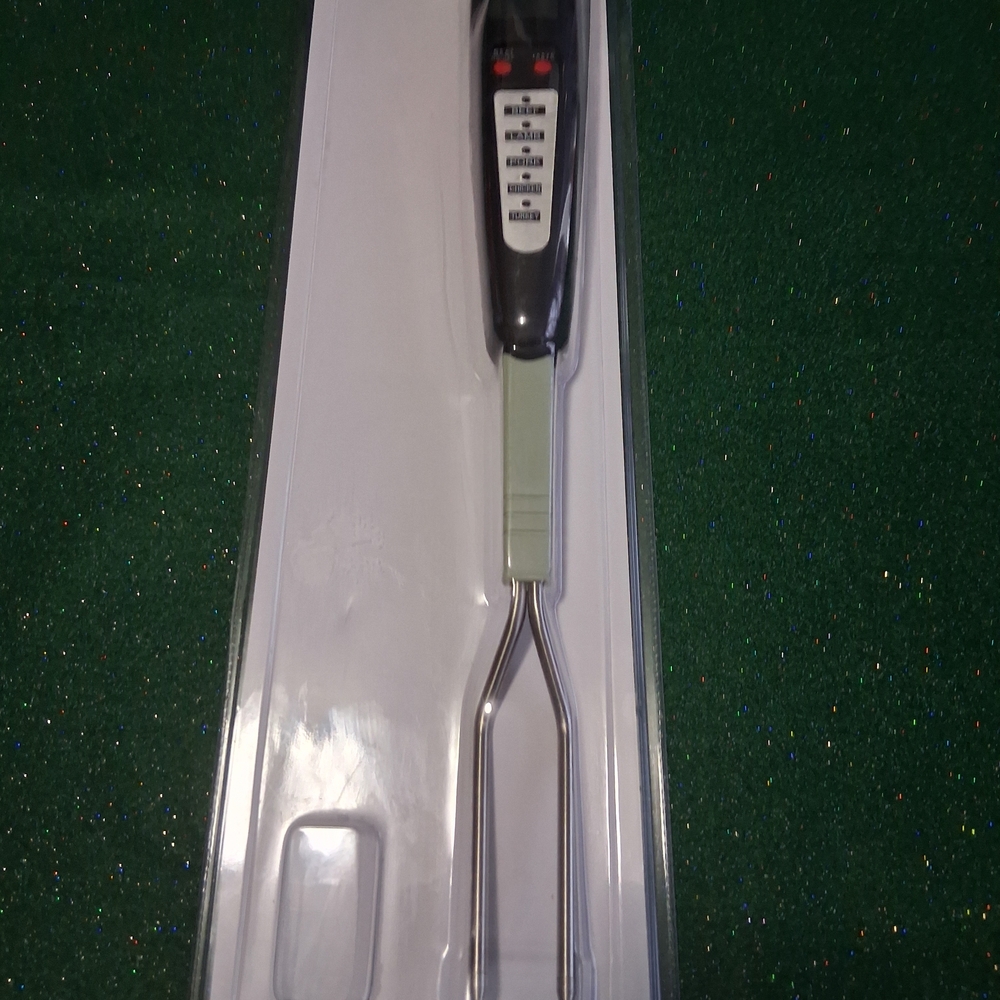 Digital Moisture Meter with Black and Silver Design